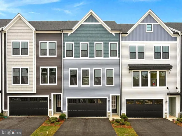 42180 Berrier Farms Ter, Chantilly, VA 20152