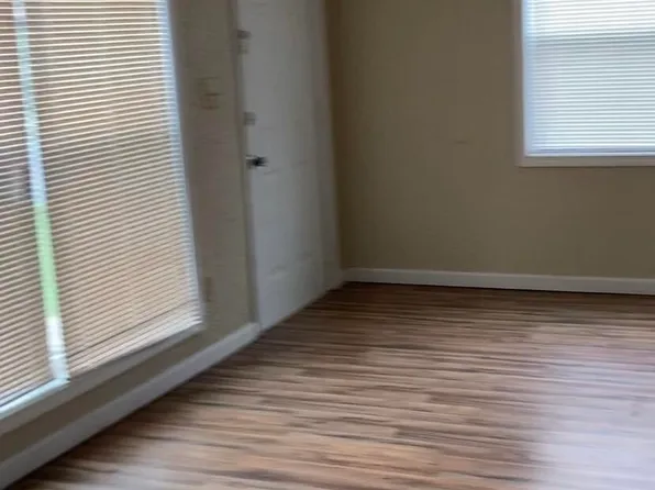 4501 Briggs St, Moss Point, MS 39563