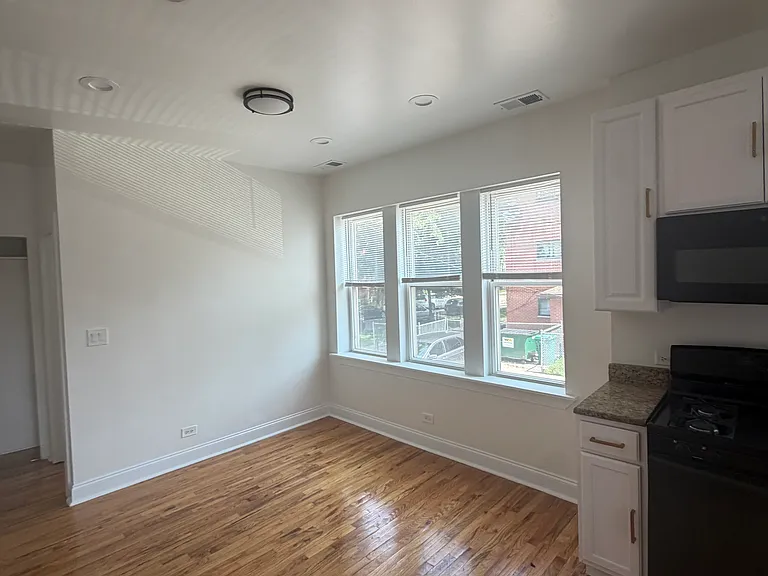 3851 W Ainslie St #1 — Photo 9