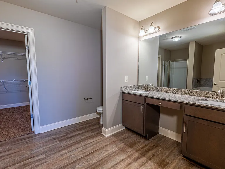 Lakeland Grand — Photo 24