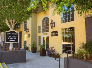 Versailles, Woodland Hills, CA 91364