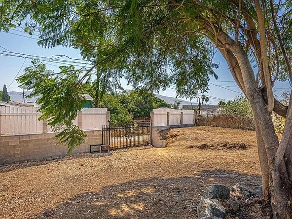 4th image of 635 Paraiso Ave