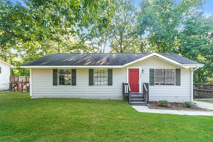 4 bed, 1.5 bath, 1144 sqft, $1,395 — Photo 1