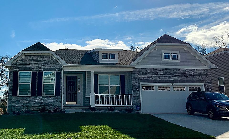 1st image of 936 Scarlet Oak St