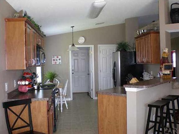 3rd image of 4884 Hilarita Cir