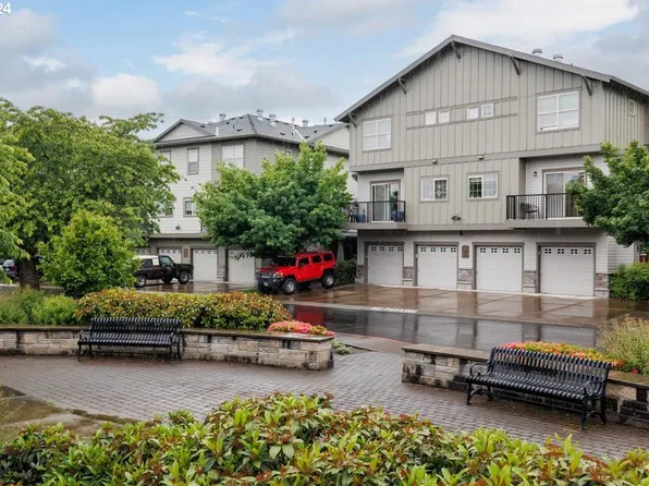 7959 NE Rockne Way, Hillsboro, OR 97006