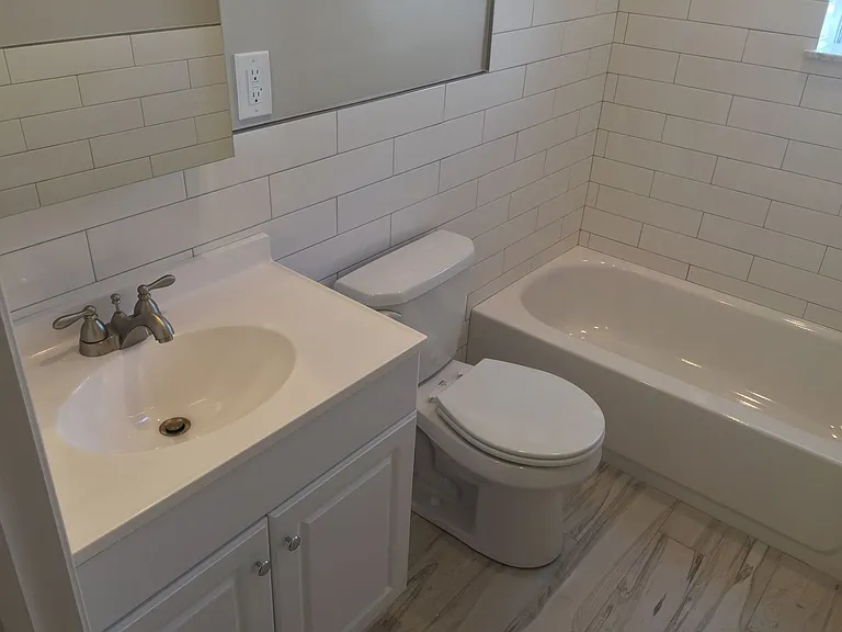 719 Sears St — Photo 5