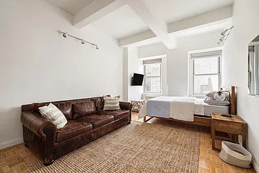 88 Greenwich Street, #412