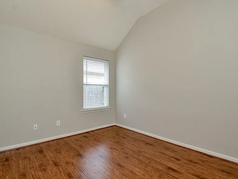 24514 Springwood Glen Ln — Photo 21