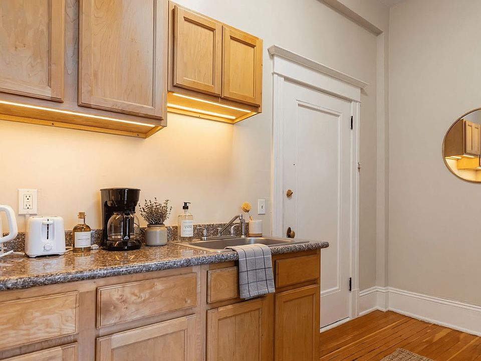 1st image of 901 6th Ave APT 105