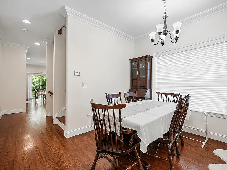39 Grove St #B — Photo 6