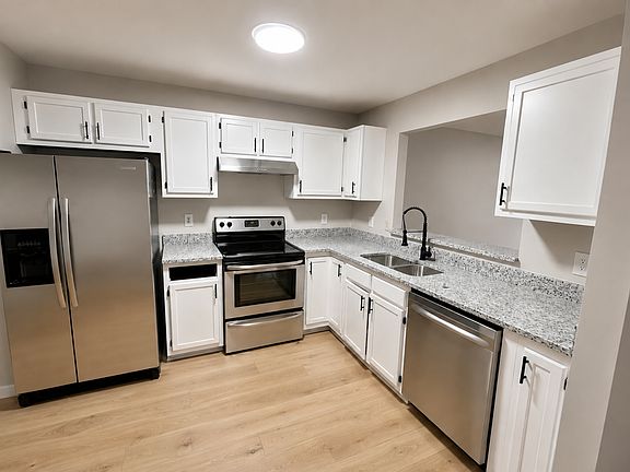 3rd image of 4150 Candy Apple Ln #4