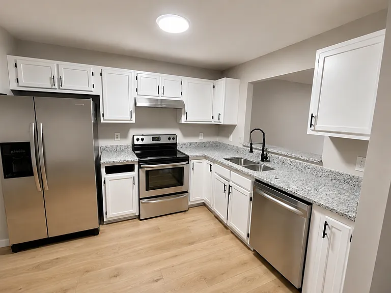 4150 Candy Apple Ln #4 — Photo 3