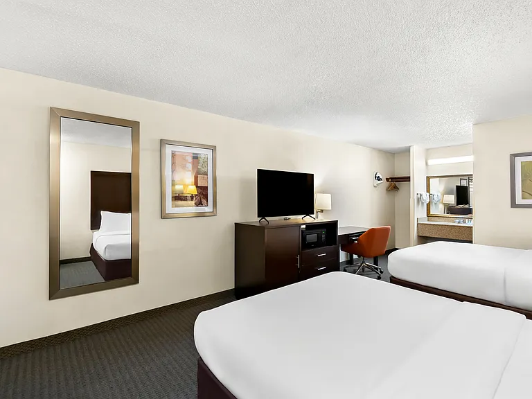 Quality Inn — Photo 8