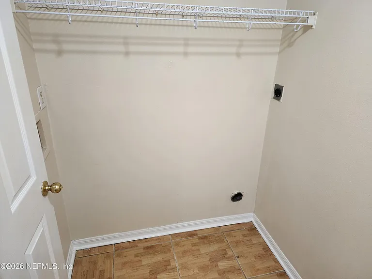 5940 Wentworth Cir S — Photo 19