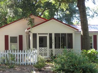 2256 W Lake Shore Dr, Wilmington, NC 28401