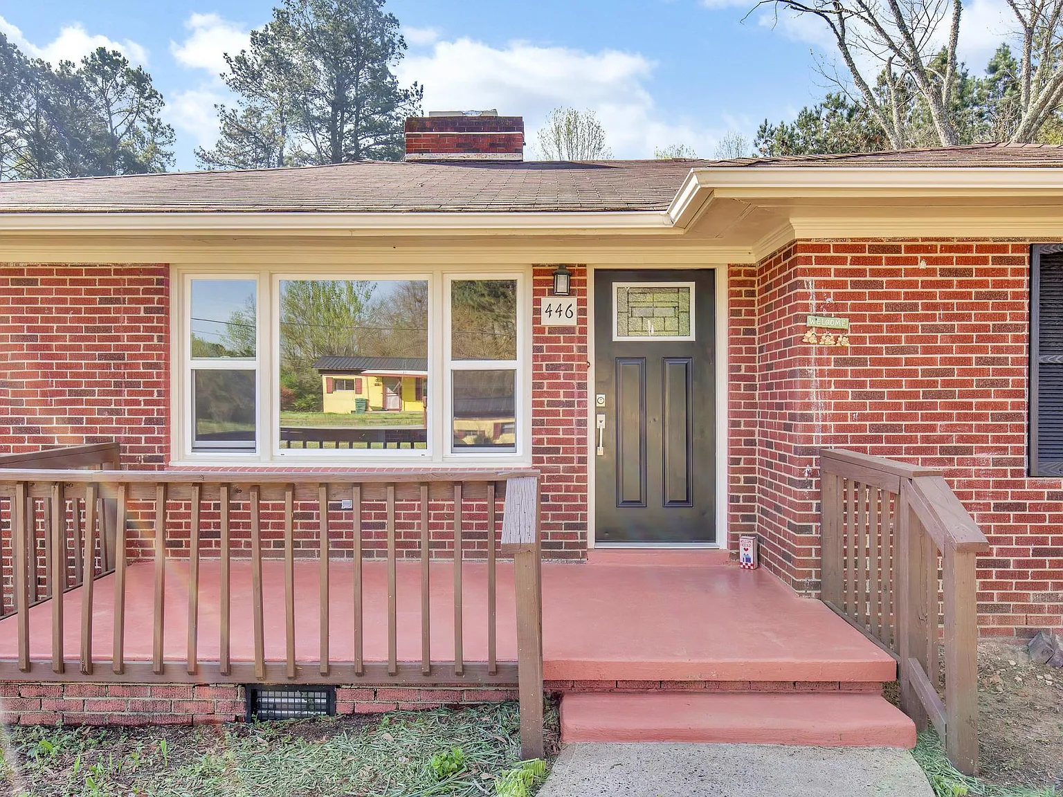 3 bed, 1.5 bath, 1221 sqft, $1,575 — Photo 2