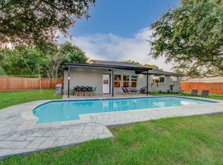 17155 Barcelona Dr, Friendswood, TX 77546