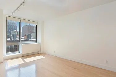 Sold by Avenue Real Estate