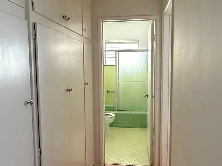 262 S Sycamore Ave #20 — Photo 15