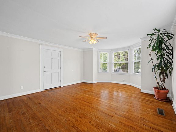 4th image of 508 Tucker St