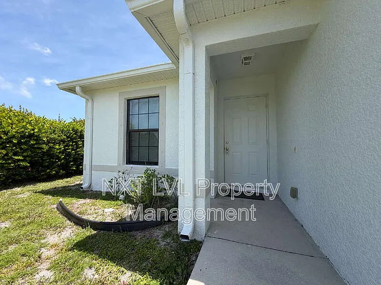 842 SW 39th Ter — Photo 19