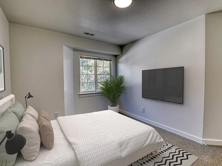 The Pines Apartments — Photo 31