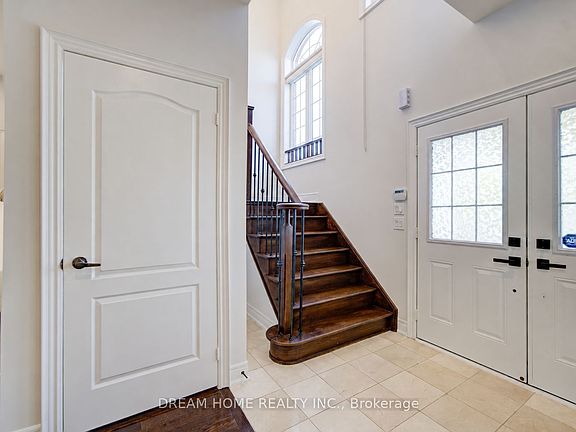 3rd image of 36 Everett St