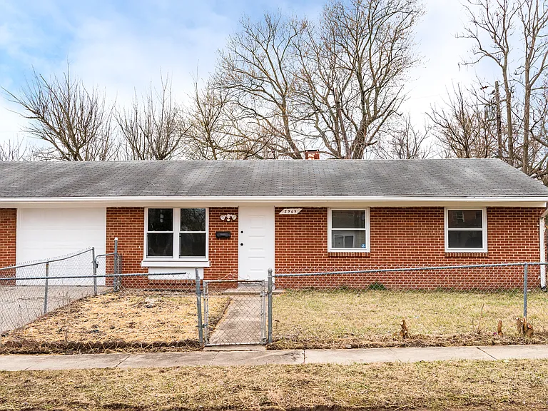 3969 Flynn St — Photo 2