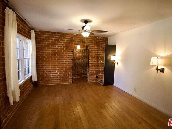 2nd image of 2025 Cloverfield Blvd APT D