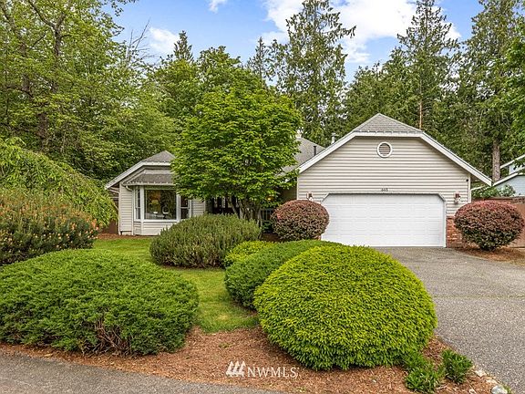 3rd image of 665 Jasmine Pl NW