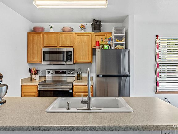 4th image of 1805 E Overland Rd #35