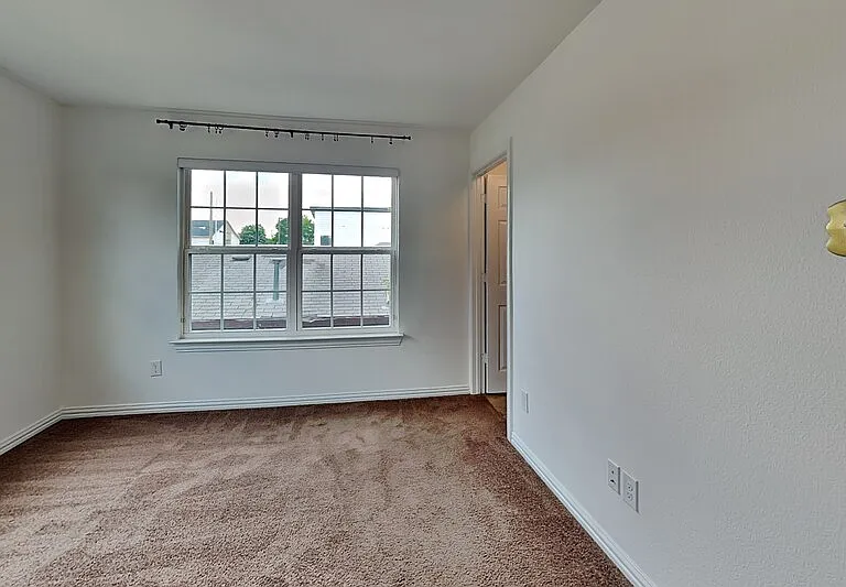 3321 Rutz St — Photo 9