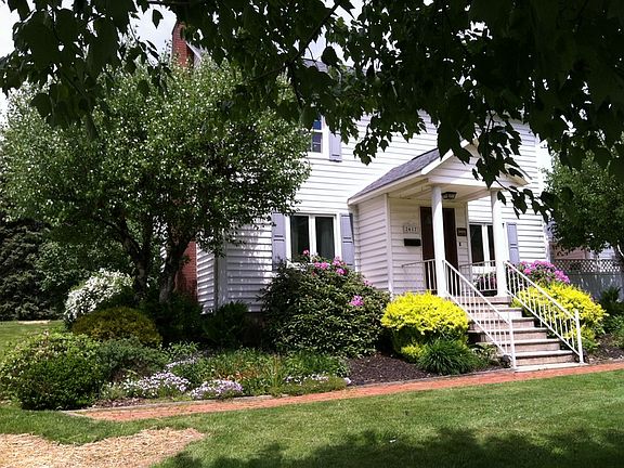 2nd image of 2617 Bedford St
