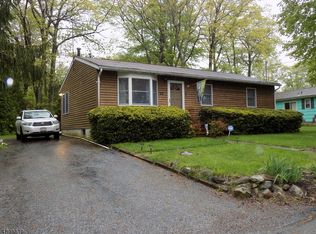 22 Paradise Trl, Stockholm, NJ 07460