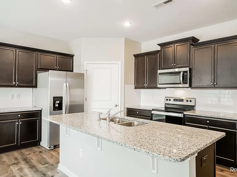 628 Birchhead Dr — Photo 3