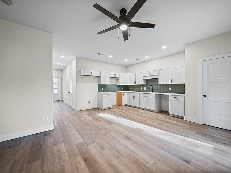 217 Cave St #1 — Photo 11