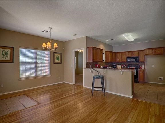 DINNING/KITCHEN AREA