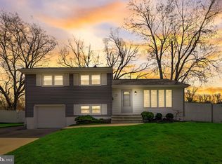 37 Cedarcroft Rd, Gibbsboro, NJ 08026