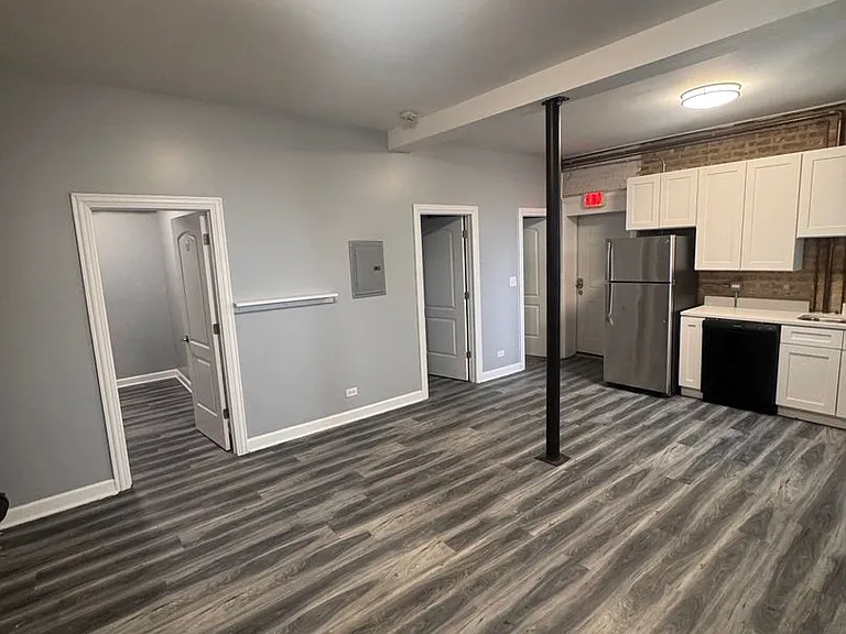 2900-04 N Laramie Avenue W George St #5200-06 — Photo 48