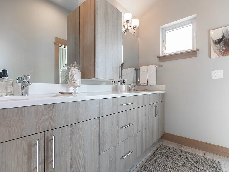5468 Westmorland Dr — Photo 32