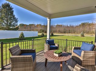 1 Roseville Dr, Fairport, NY 14450