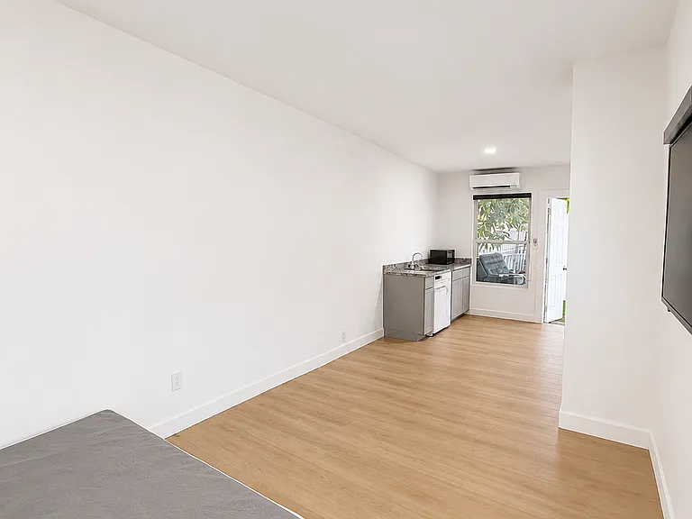 712 Nottingham Blvd #1 — Photo 7
