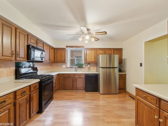 5th image of 2219 N 75th Ct