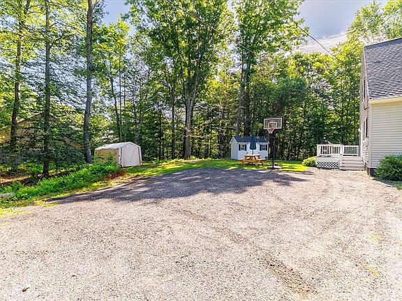 3rd image of 44 Underwood Rd