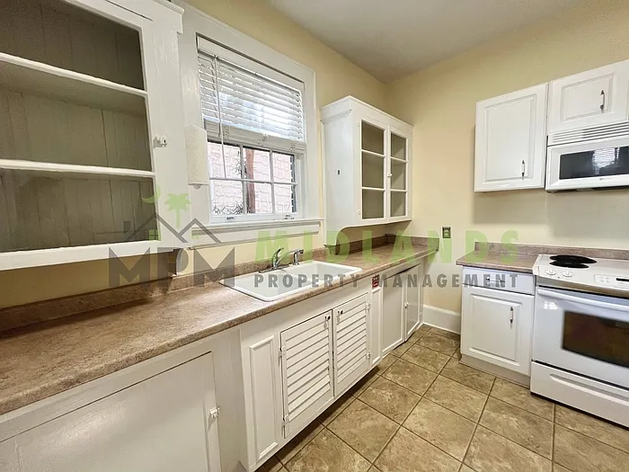 2501 Blossom St — Photo 44