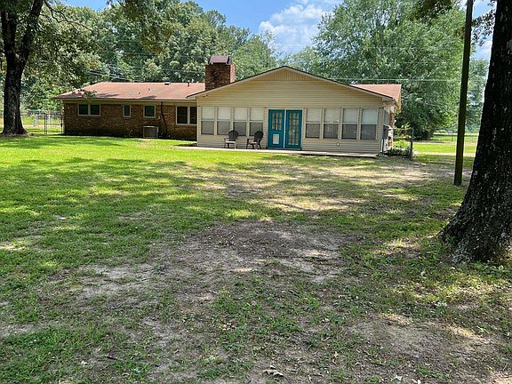 2nd image of 10 Linda Ln
