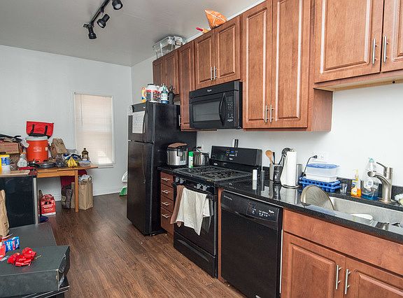 3rd image of 1324 W Barry Ave APT Ch1
