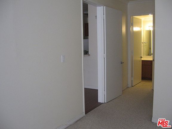 5th image of 625 S Berendo St APT 306