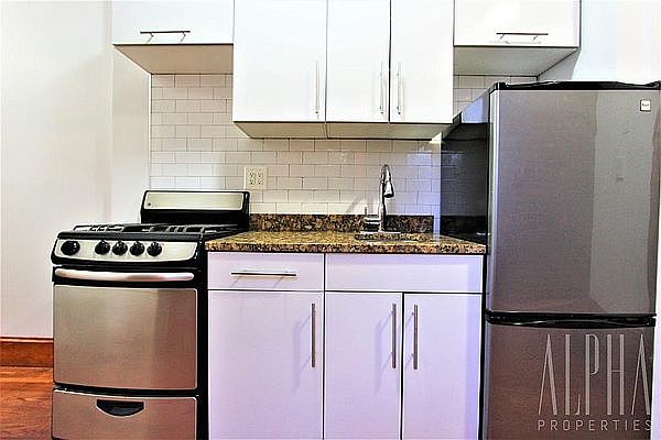 1st image of 153 Norfolk St #4J